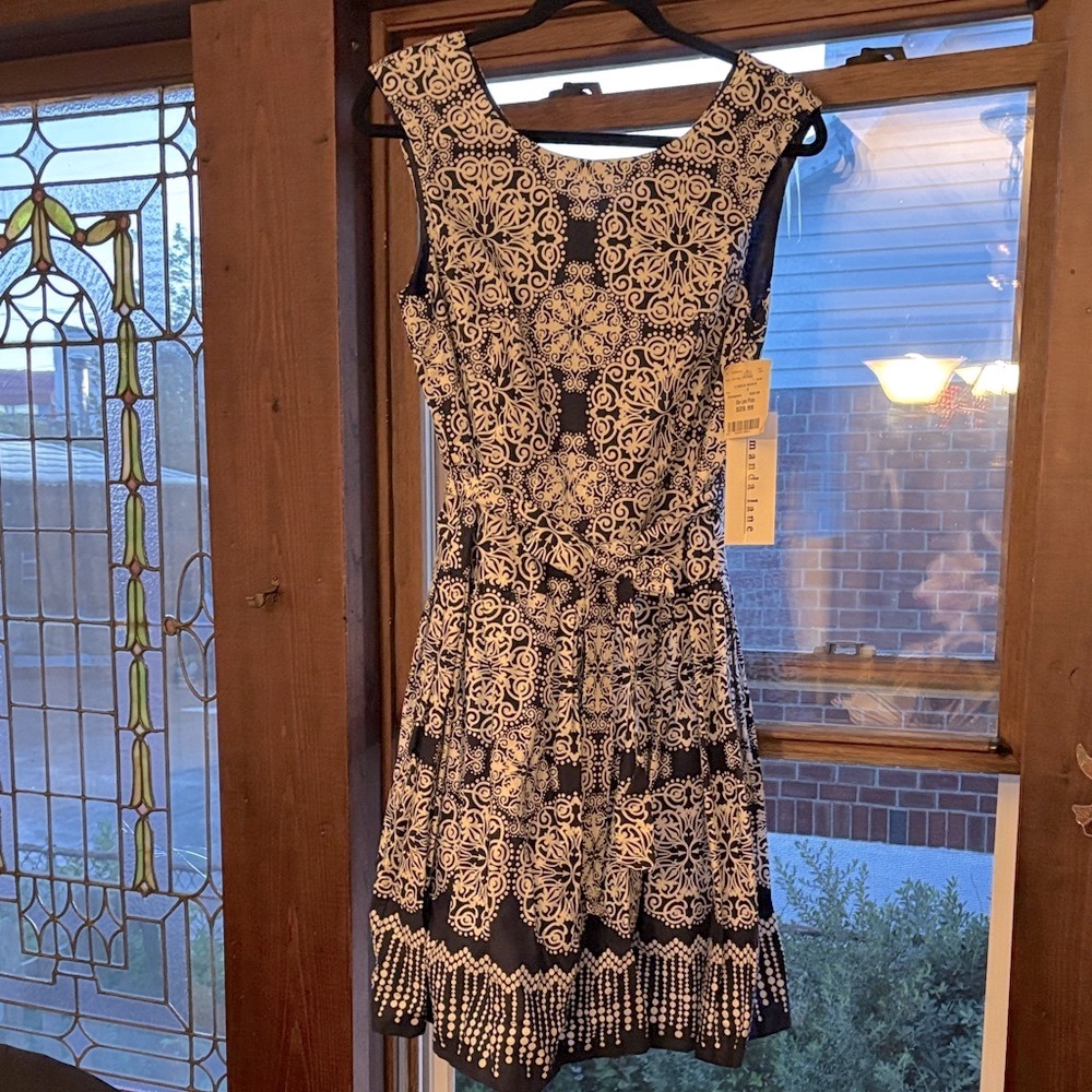 NWT Amanda Lane Navy and White  Dress